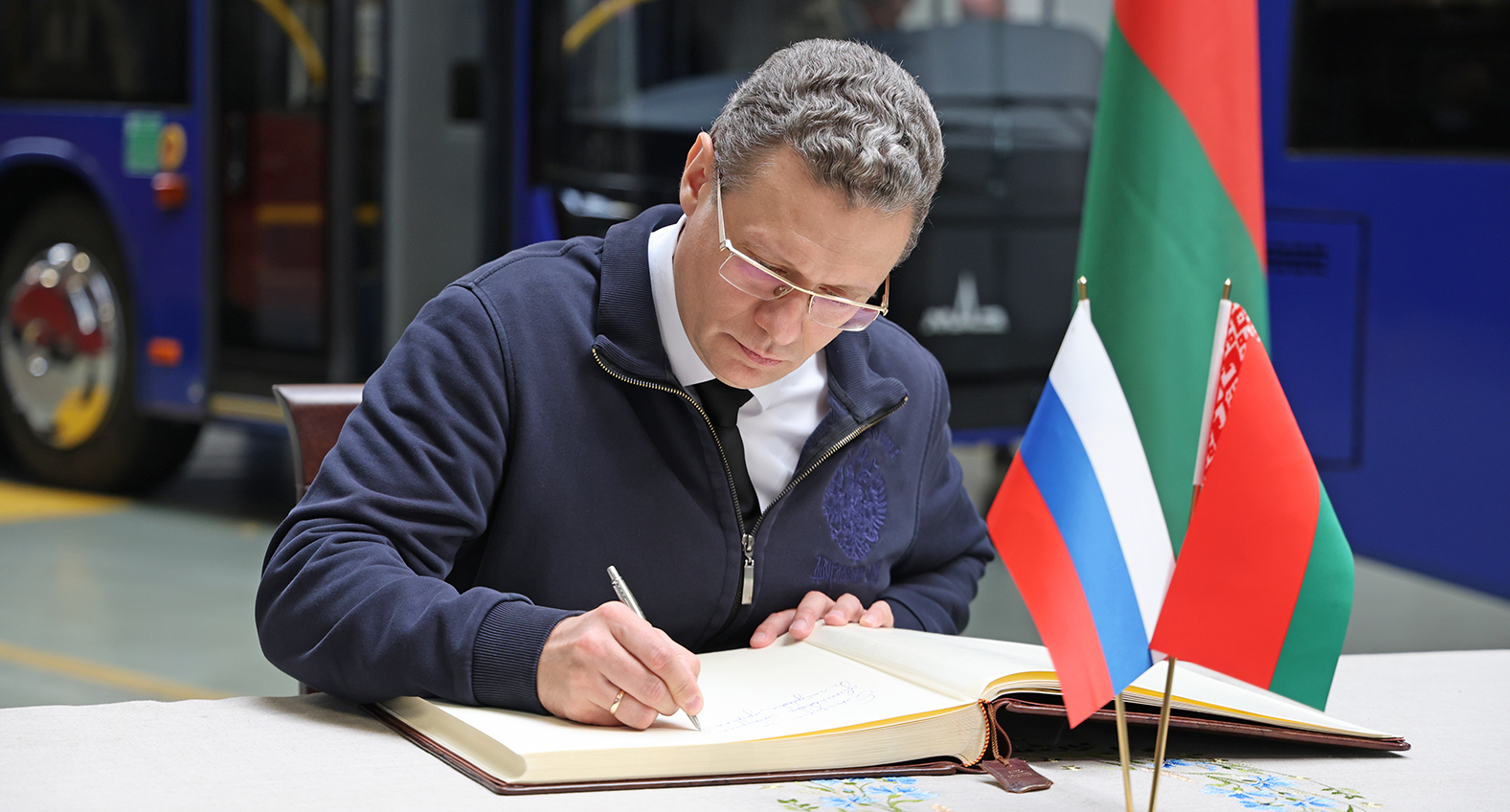 МИНСКИЙ АВТОМОБИЛЬНЫЙ ЗАВОД ПОСЕТИЛ ГУБЕРНАТОР ВОЛОГОДСКОЙ ОБЛАСТИ